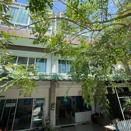 Baan Oui Guest House - Nai Harn Phuket Exteriör bild
